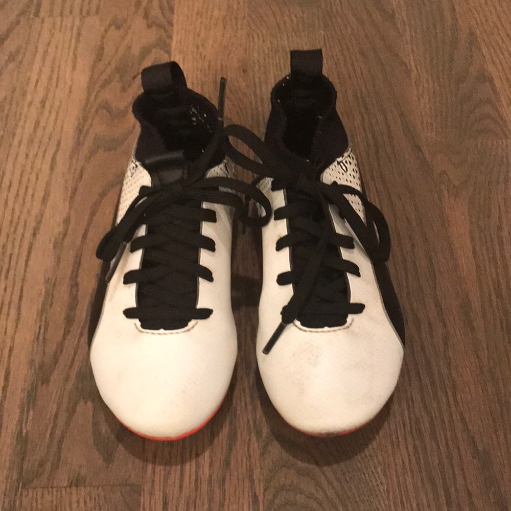Kids PUMA cleats. Size toddler 11